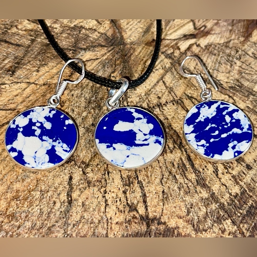 Blue & White Calsilica Pendant & Earrings 1”